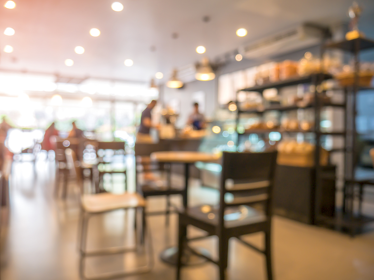 Blurred-background,-people-in-coffee-shop